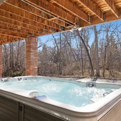 Ultimate Treehouse Mansion w/ Swim Spa, Sleeps 31
