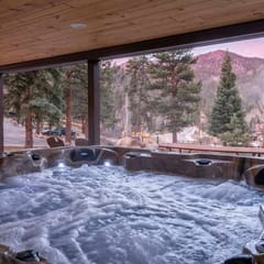Cabin 12 - Spacious & Updated -Hot Tub & King Beds