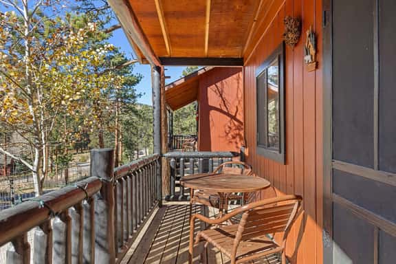 Cabin 7- Studio Cabin Heated Floors 5 Min to RMNP - Image 1