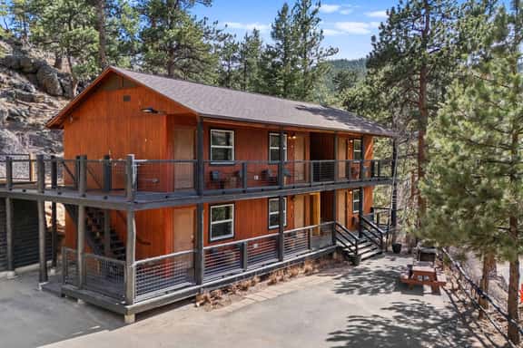 Cabin16 - King Bed, Kitchenette & Bath - Image 1
