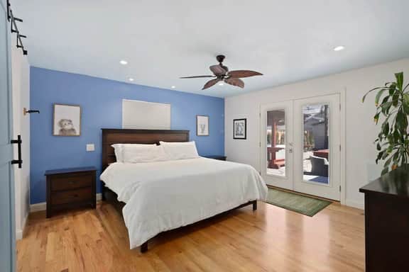 DU Haven- Hot Tub, Outdoor TV Lounge &3 Full Baths - Image 4