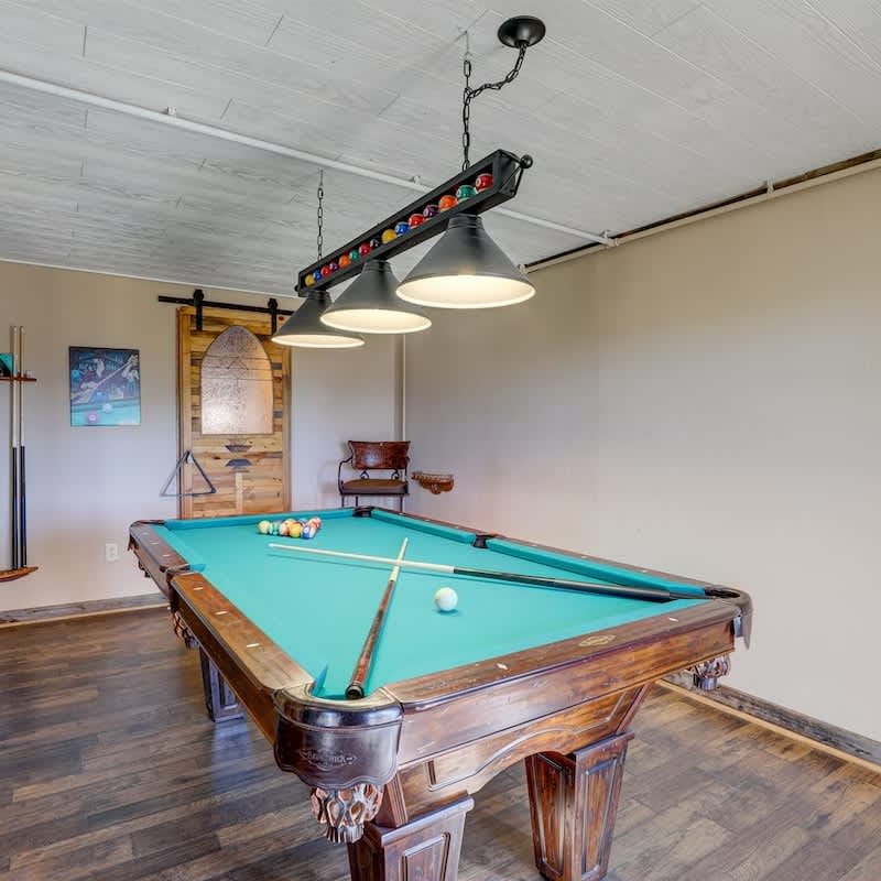 Secluded Mtn Escape: Rec Room & 35 Acres