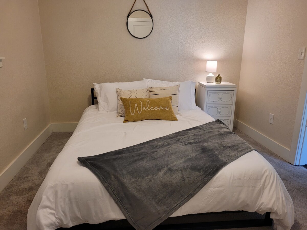 cosy bedroom - Short term rentals in Denver with Elevate BNB